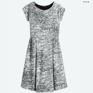 Renee C black and white stretchy textured knit dress in small